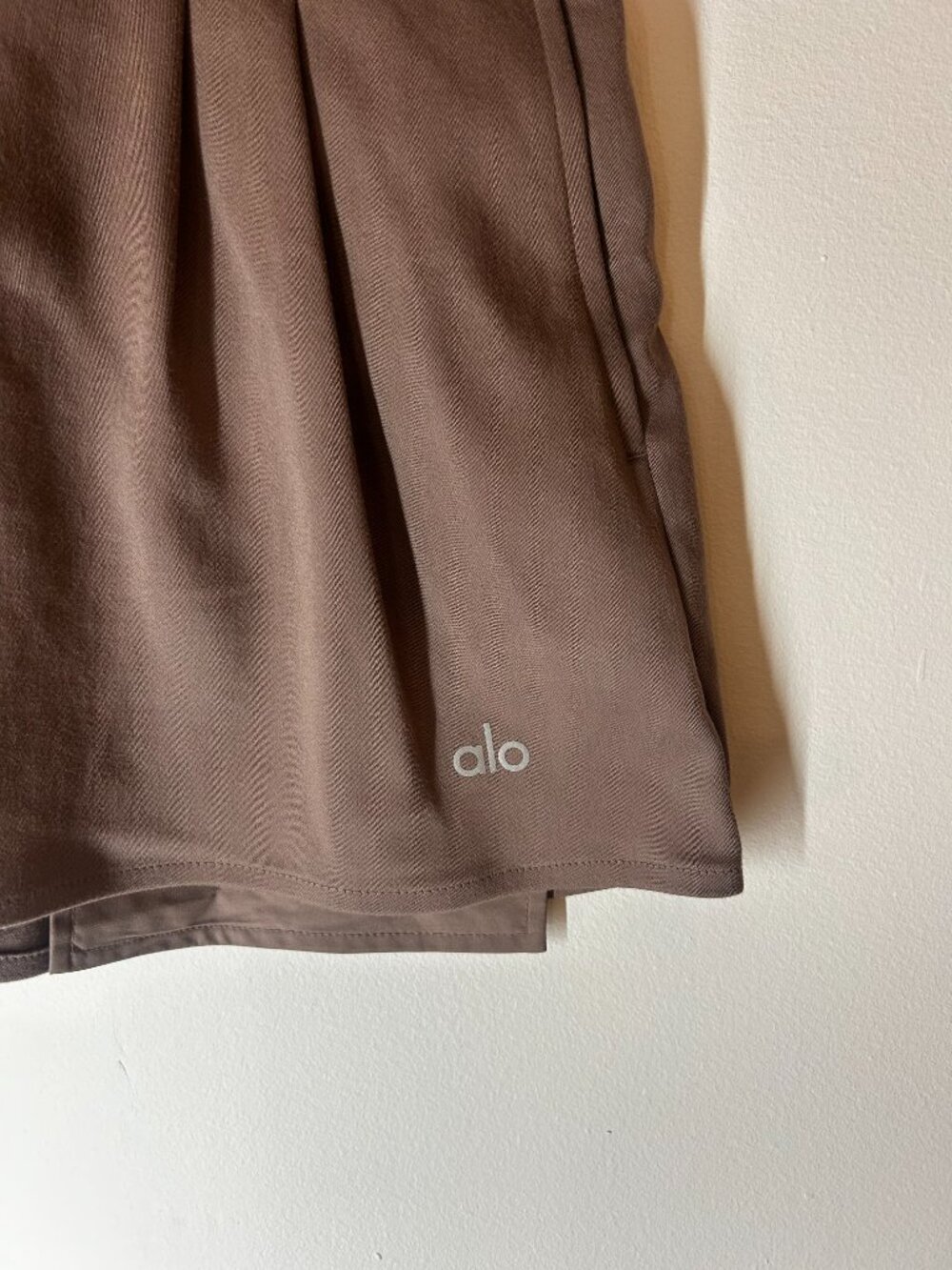 Alo Yoga Good Days Mini Skort - Mushroom - Size: Small - Picture 6 of 7
